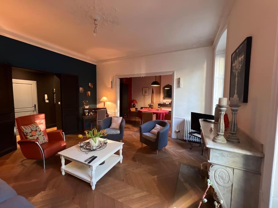 Coeur De Ville, Garage Prive Et Gratuit Avec Terrasse ! Cahors Esterno foto